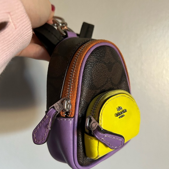 Mini Coach backpack keychain - Picture 2 of 5